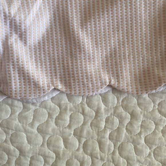 Club Monaco size 8 blush pink scallop short - Picture 4 of 4